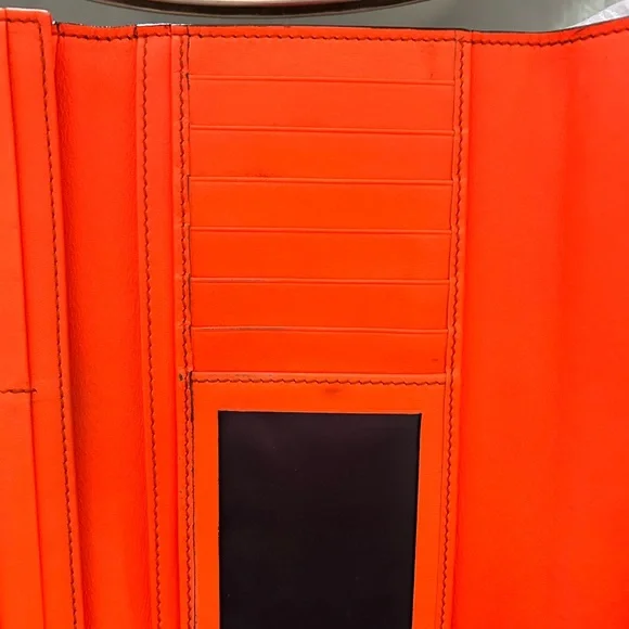 *AUTHENTIC*GUCCI GG SUPREME MONOGRAM ORANGE HEART WALLET - Picture 9 of 15